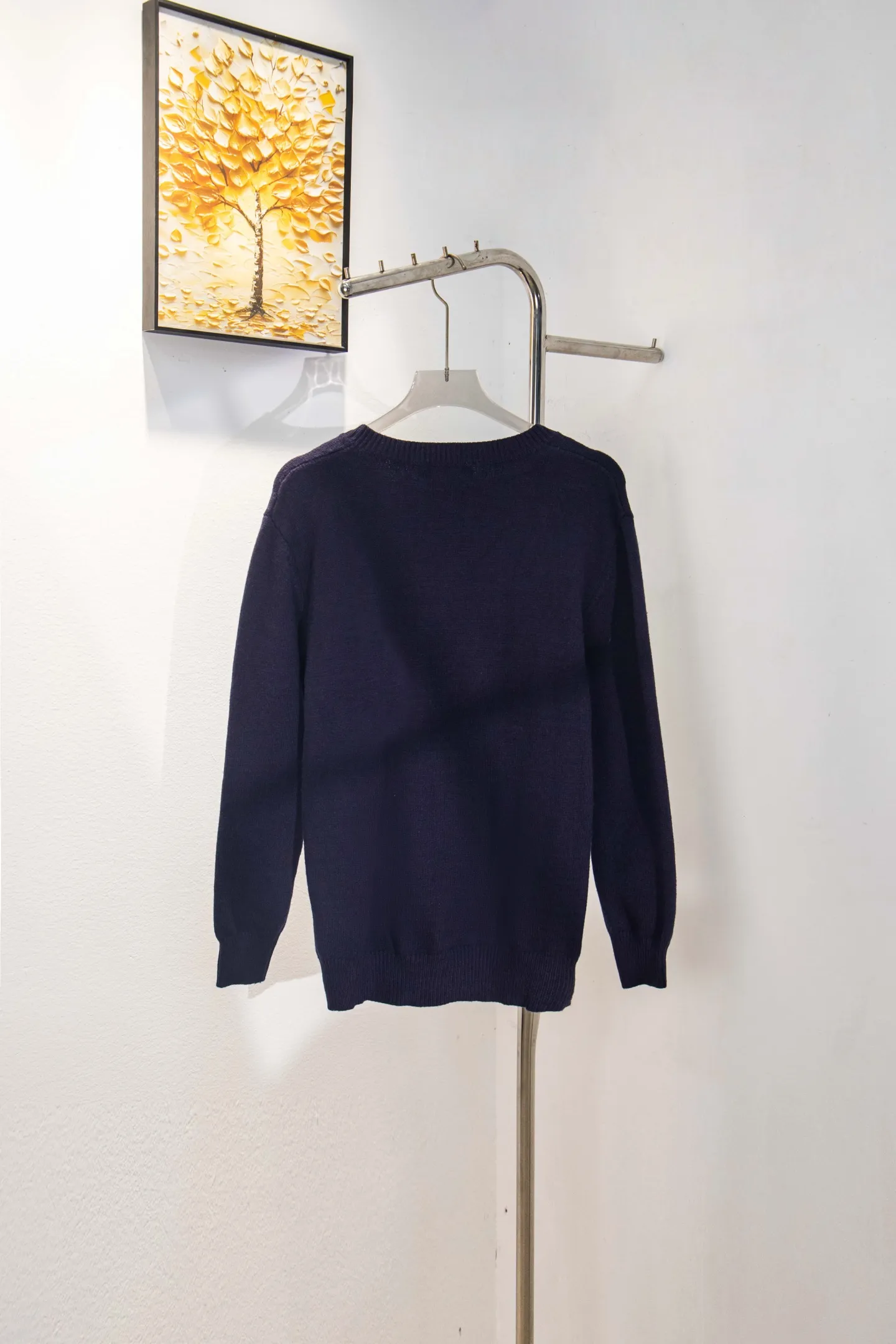 P210 Style number: Y197 Ralph Lauren men's crew neck sweater men's hemp flower original collar sweater. The version is really good-looking. It can be worn alone or as a jacket to be worn inside or outside. The upper body shows personal fashion charm. Four colors are available. The same style for men and women. A must-see item for new summer products. Tag, hanging grain, washed, packaging bag, full set of accessories. Very good appearance. Super exquisite workmanship. Size: S-XL